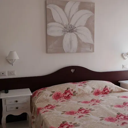 Hotel La Scogliera 3*