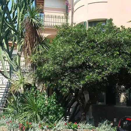 La Scogliera 3*