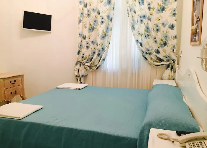 Hotel La Scogliera 3*